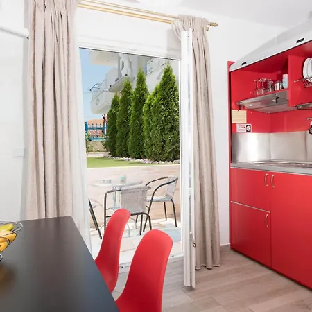 Stratos Deluxe Apartament *