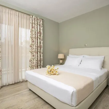 Stratos Deluxe Apartment